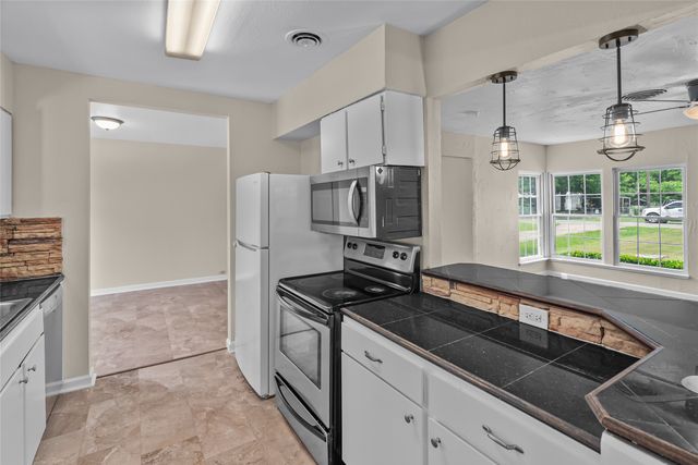 109 S 1st Street, Godley, TX 76044
