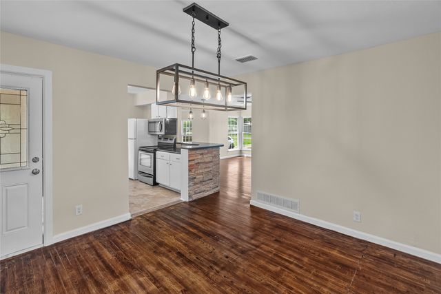 109 S 1st Street, Godley, TX 76044