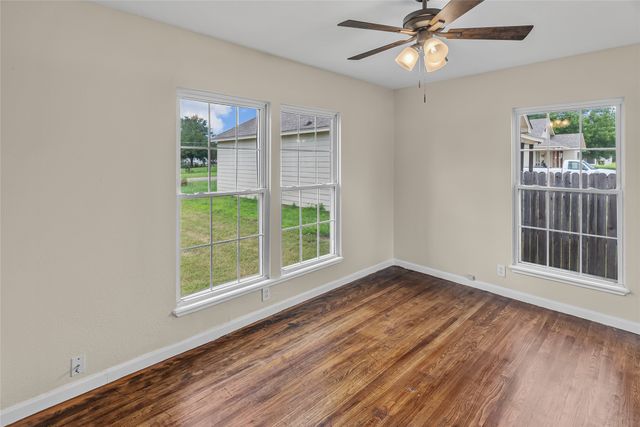 109 S 1st Street, Godley, TX 76044