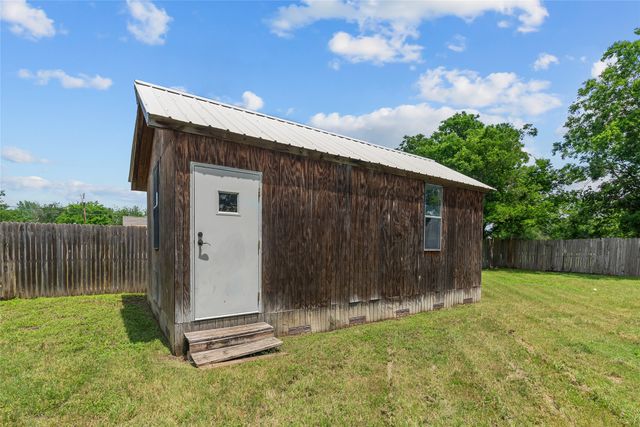 109 S 1st Street, Godley, TX 76044