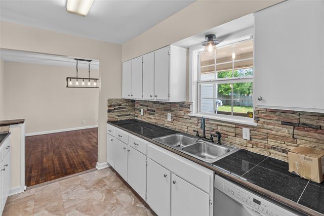 109 S 1st Street, Godley, TX 76044
