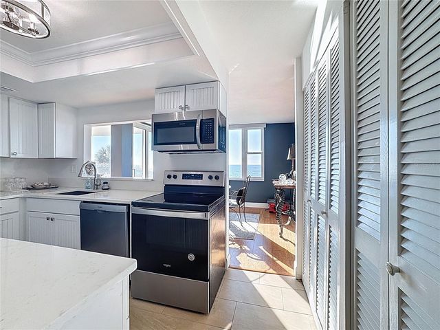 1100 TARPON CENTER DRIVE 301, Venice, FL 34285