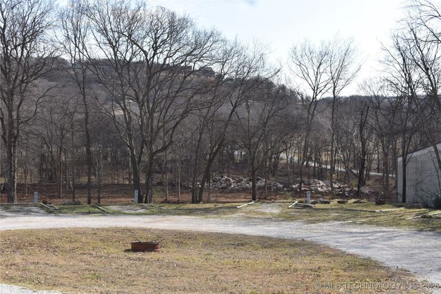 19002 W Woodhaven Drive, Cookson, OK 74427