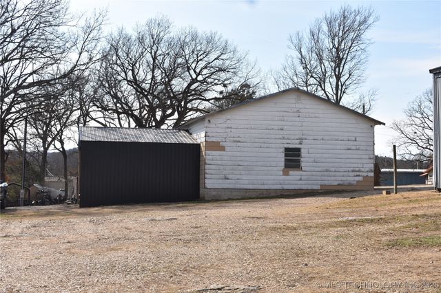 19002 W Woodhaven Drive, Cookson, OK 74427