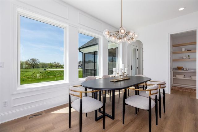 18284 Baxter Place, Clive, IA 50325