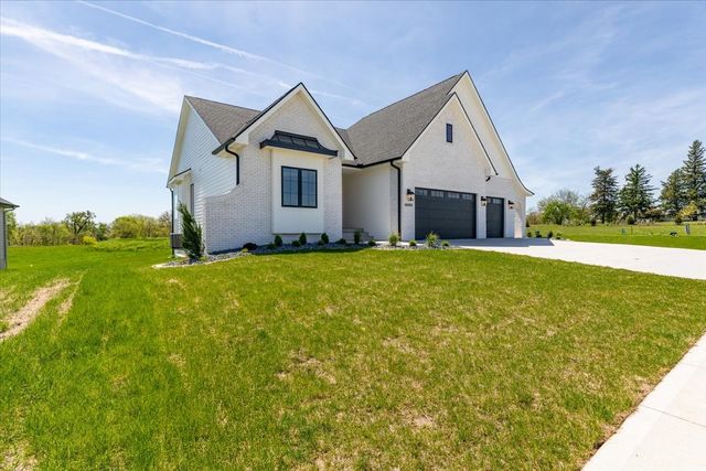 18284 Baxter Place, Clive, IA 50325