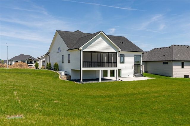 18284 Baxter Place, Clive, IA 50325