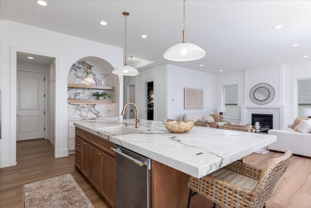 18284 Baxter Place, Clive, IA 50325