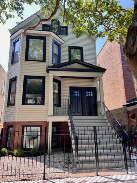 2934 N Avers Avenue 1, Chicago, IL 60618