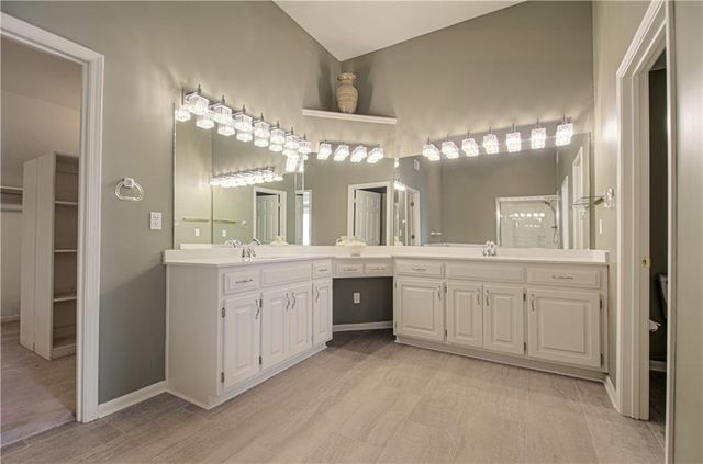 14200 Rosehill Street, Overland Park, KS 66221