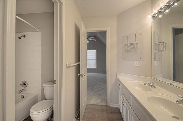 14200 Rosehill Street, Overland Park, KS 66221