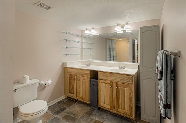 14200 Rosehill Street, Overland Park, KS 66221