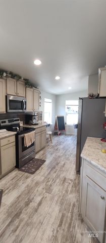 400 Bobcat Drive, Ahsahka, ID 83520