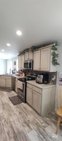 400 Bobcat Drive, Ahsahka, ID 83520