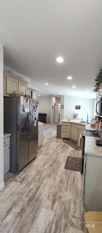 400 Bobcat Drive, Ahsahka, ID 83520