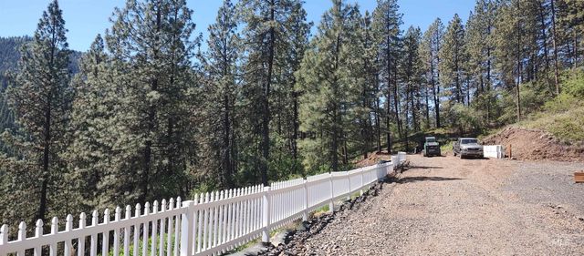 400 Bobcat Drive, Ahsahka, ID 83520