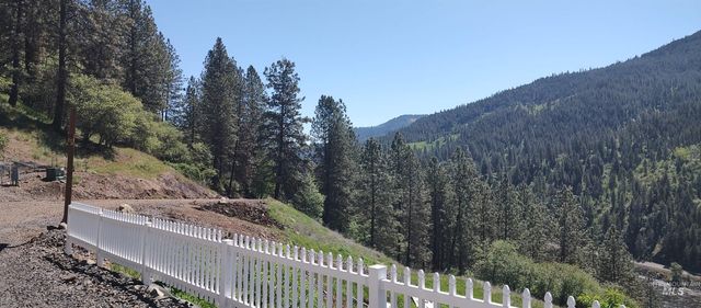 400 Bobcat Drive, Ahsahka, ID 83520