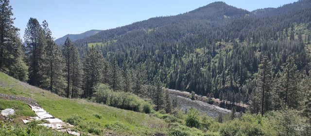 400 Bobcat Drive, Ahsahka, ID 83520