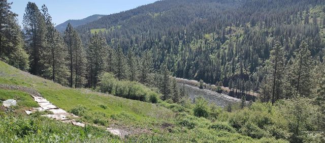400 Bobcat Drive, Ahsahka, ID 83520