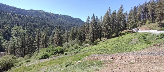 400 Bobcat Drive, Ahsahka, ID 83520