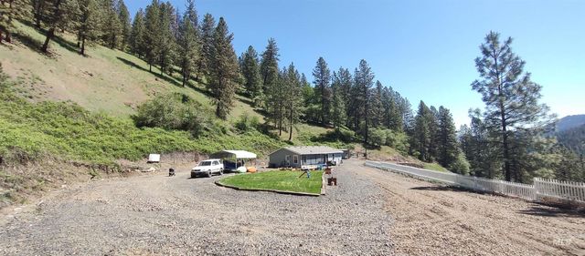 400 Bobcat Drive, Ahsahka, ID 83520