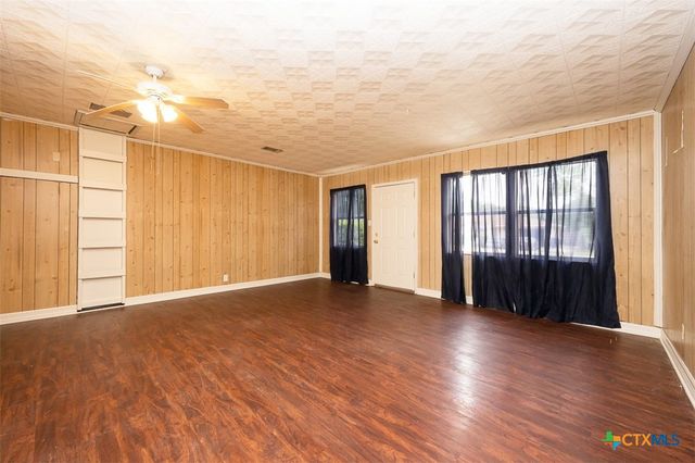 917 Holly Street, Copperas Cove, TX 76522