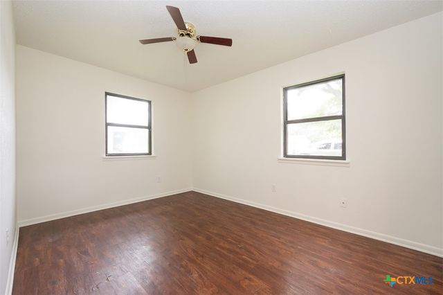 917 Holly Street, Copperas Cove, TX 76522