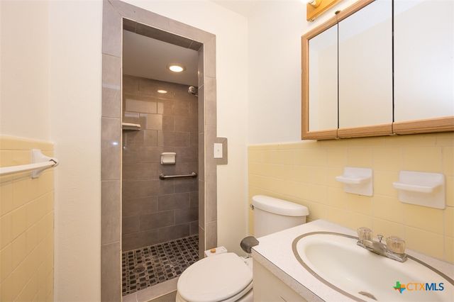 917 Holly Street, Copperas Cove, TX 76522