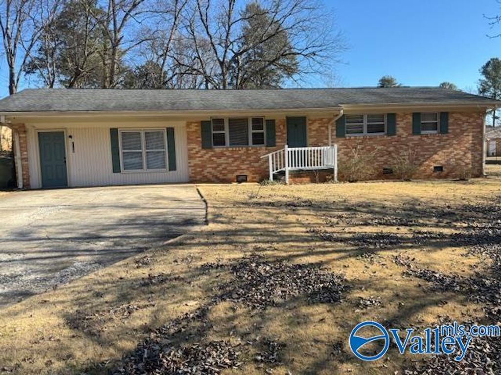 3104 Cumbress Circle NW, Huntsville, AL 35810