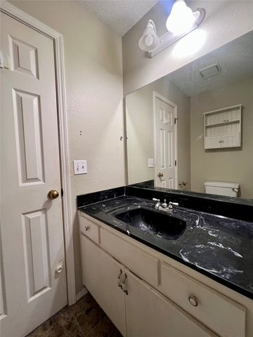 8709 E 133rd Street S, Bixby, OK 74008