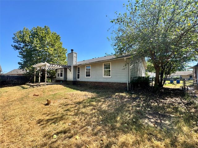 8709 E 133rd Street S, Bixby, OK 74008