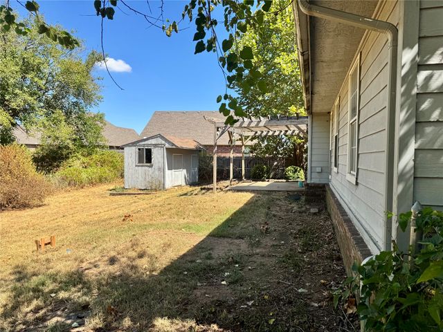8709 E 133rd Street S, Bixby, OK 74008