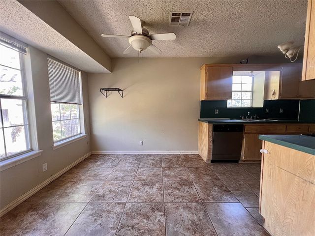 8709 E 133rd Street S, Bixby, OK 74008