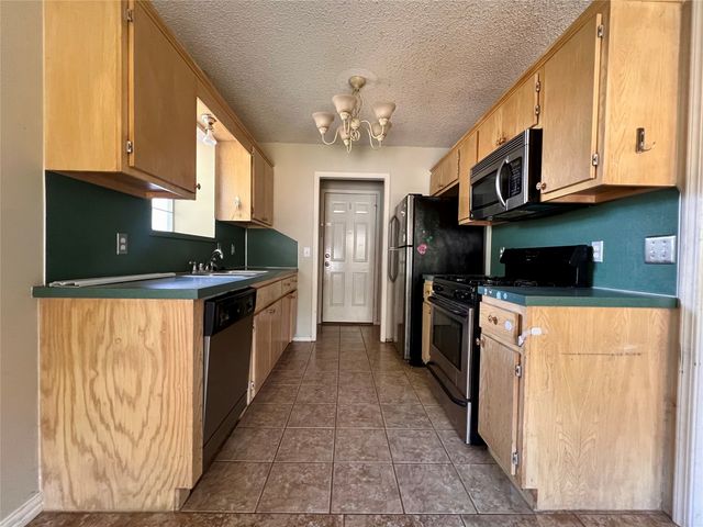 8709 E 133rd Street S, Bixby, OK 74008