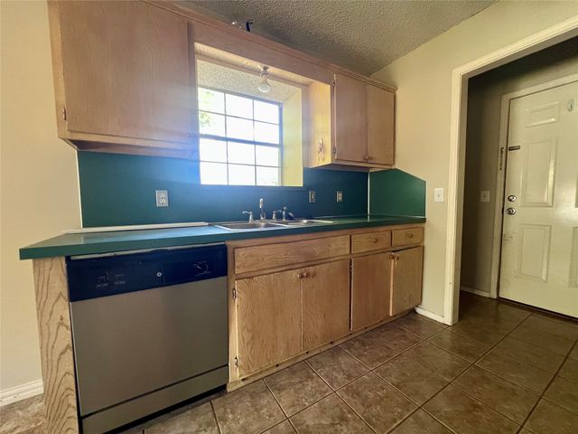 8709 E 133rd Street S, Bixby, OK 74008
