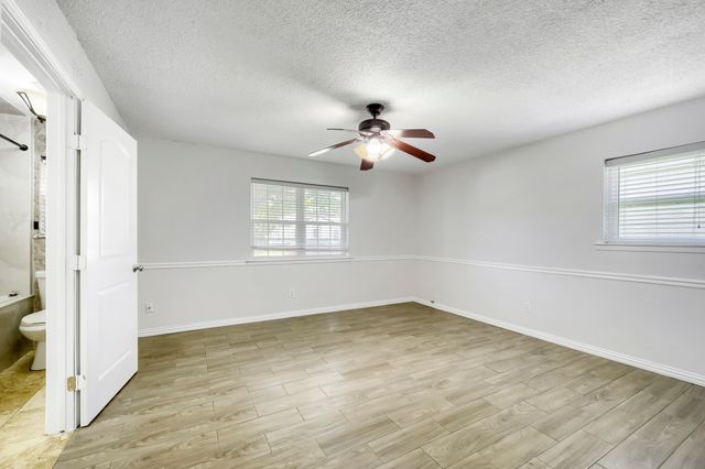 917 Stratford Drive, Bedford, TX 76021