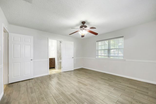917 Stratford Drive, Bedford, TX 76021