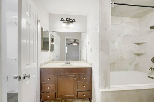 917 Stratford Drive, Bedford, TX 76021