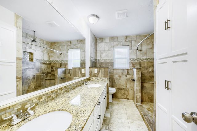 917 Stratford Drive, Bedford, TX 76021