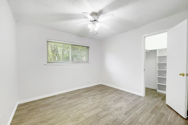 917 Stratford Drive, Bedford, TX 76021