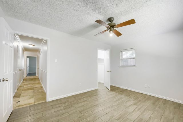 917 Stratford Drive, Bedford, TX 76021