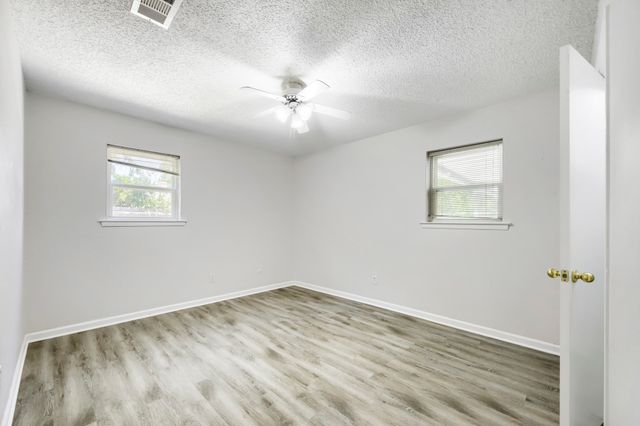 917 Stratford Drive, Bedford, TX 76021