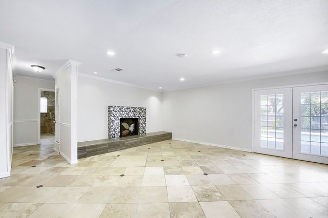 917 Stratford Drive, Bedford, TX 76021