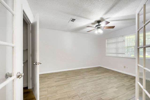 917 Stratford Drive, Bedford, TX 76021