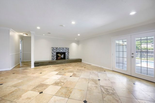 917 Stratford Drive, Bedford, TX 76021