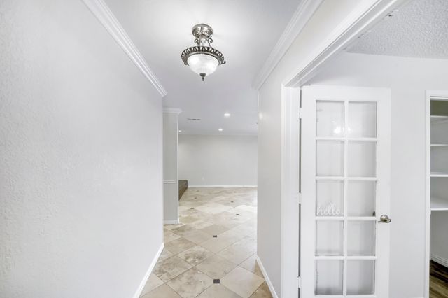 917 Stratford Drive, Bedford, TX 76021
