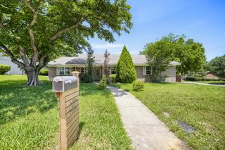 917 Stratford Drive, Bedford, TX 76021