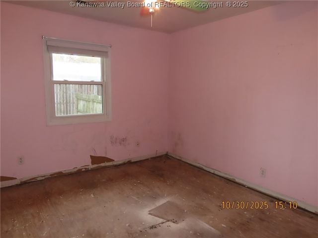 102 Michael Drive, Elkview, WV 25071