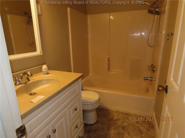 102 Michael Drive, Elkview, WV 25071