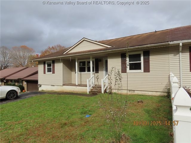 102 Michael Drive, Elkview, WV 25071